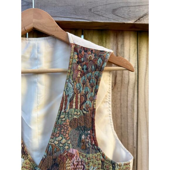 Vintage Tapestry Vest – Fitted 90s Cool Girl Layer - Picture 3 of 9